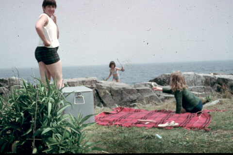 mom with family at beach