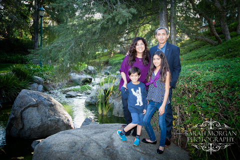 Beautiful-Family-Portrait-in-Park-Tarsa