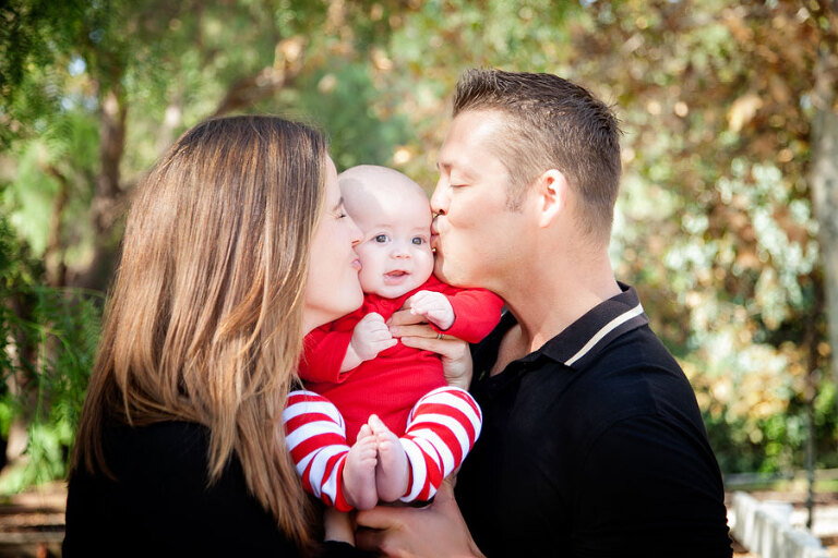 Sweet-baby-kisses-in-Old-Poway-Park