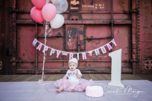 Sarah Morgan PHotography captures baby's first birthday with adorable cake smash sessions in San Diego