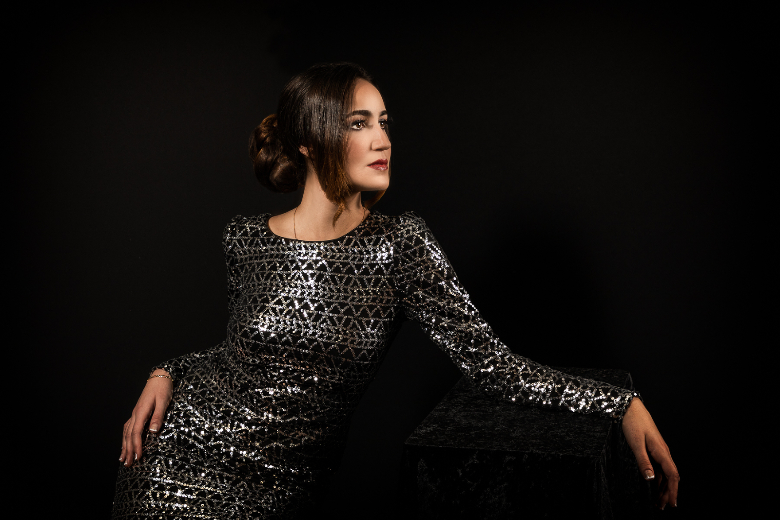 Beautiful timeless portraits for women, moms and duaghters, sisters and friends.